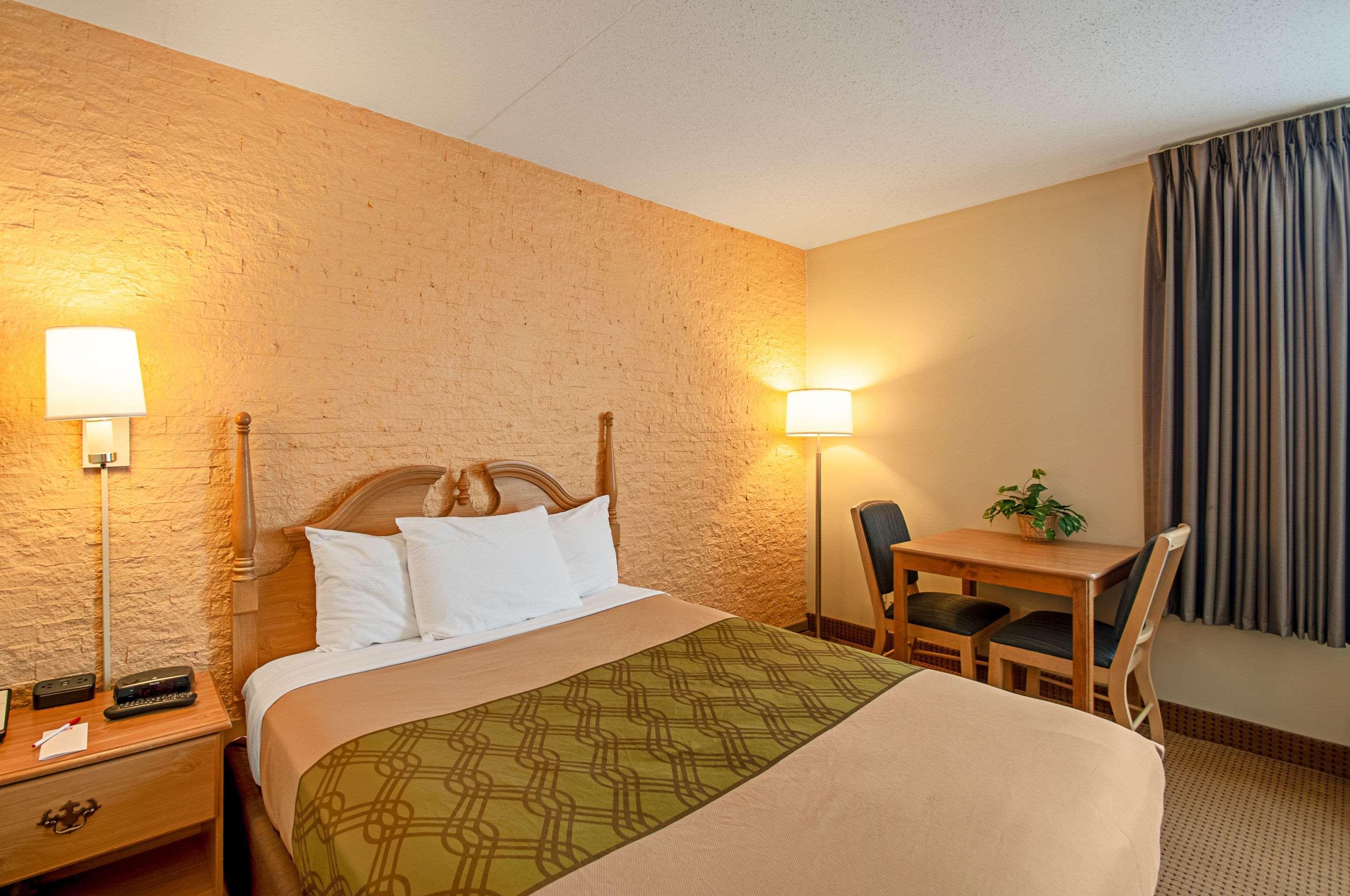 Econo Lodge Metro Arlington Exterior foto