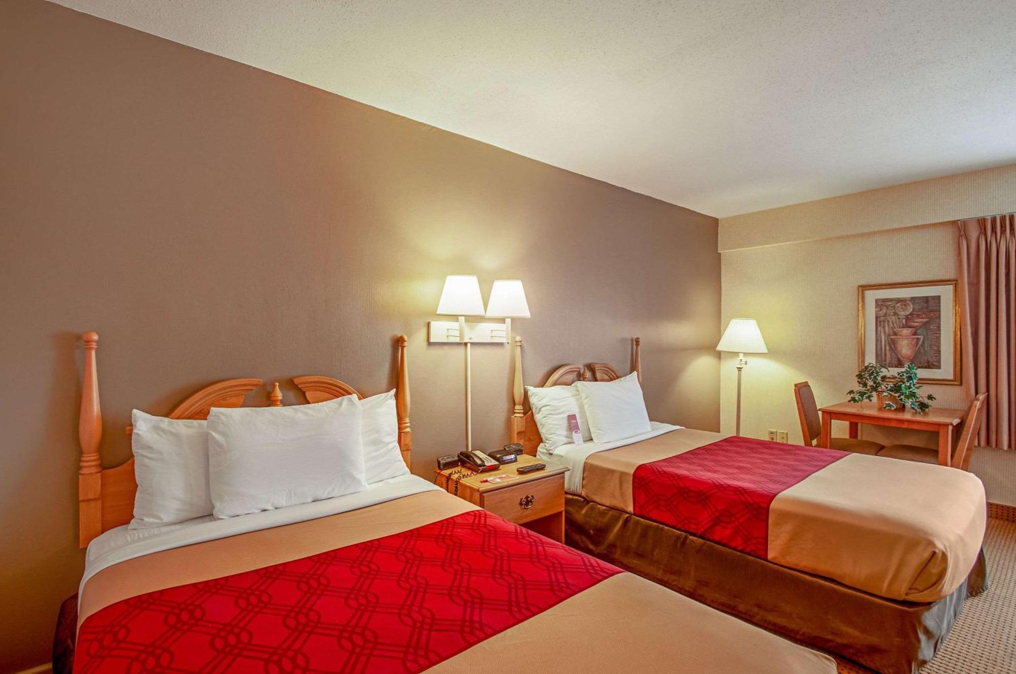 Econo Lodge Metro Arlington Exterior foto